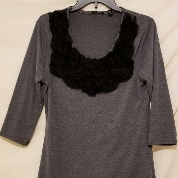 Vintage Starzzi Grey Flowered Neck Top size Medium - Picture 4 of 7